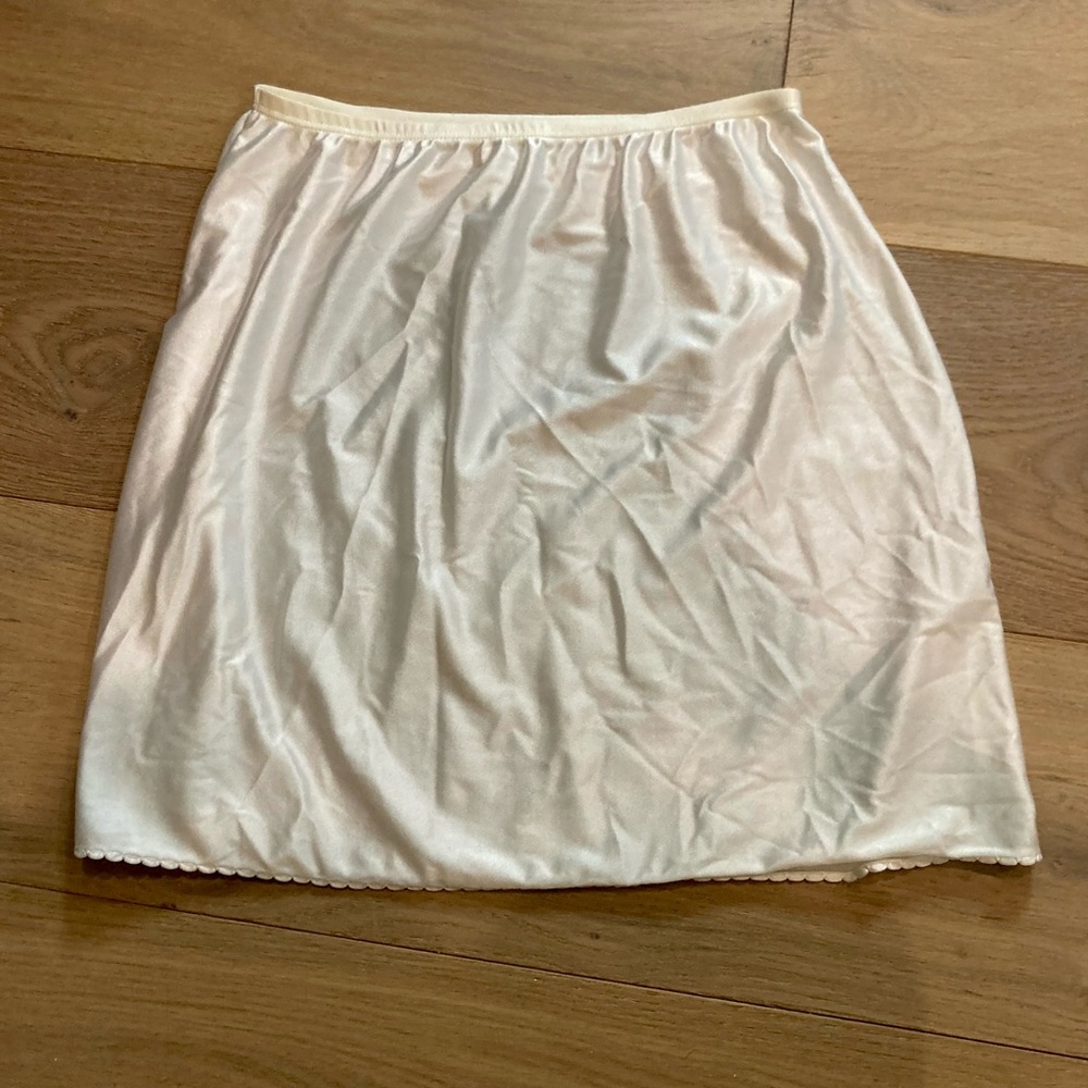 Vintage Ivory Miniskirt Slip - Picture 5 of 8
